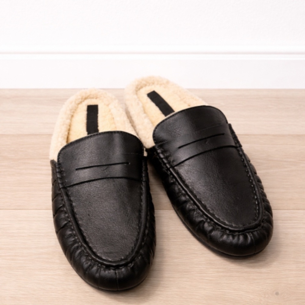 Steve Madden| Rafe Faux Fur Black Leather Flats Slip On 7.5 **Runs Big*